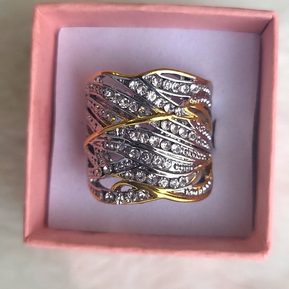 Unbranded Jewelry - Gold and Silver Women's Ring